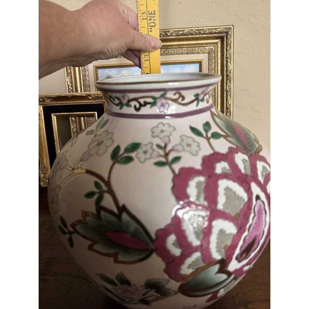 Vintage‎ Porcelain Vase Hand Painted Floral Gold Gilt Chinoiserie Decor 11